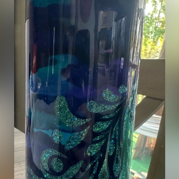 Beautiful custom made Peacock 20oz skinny tumbler - Picture 2 of 2